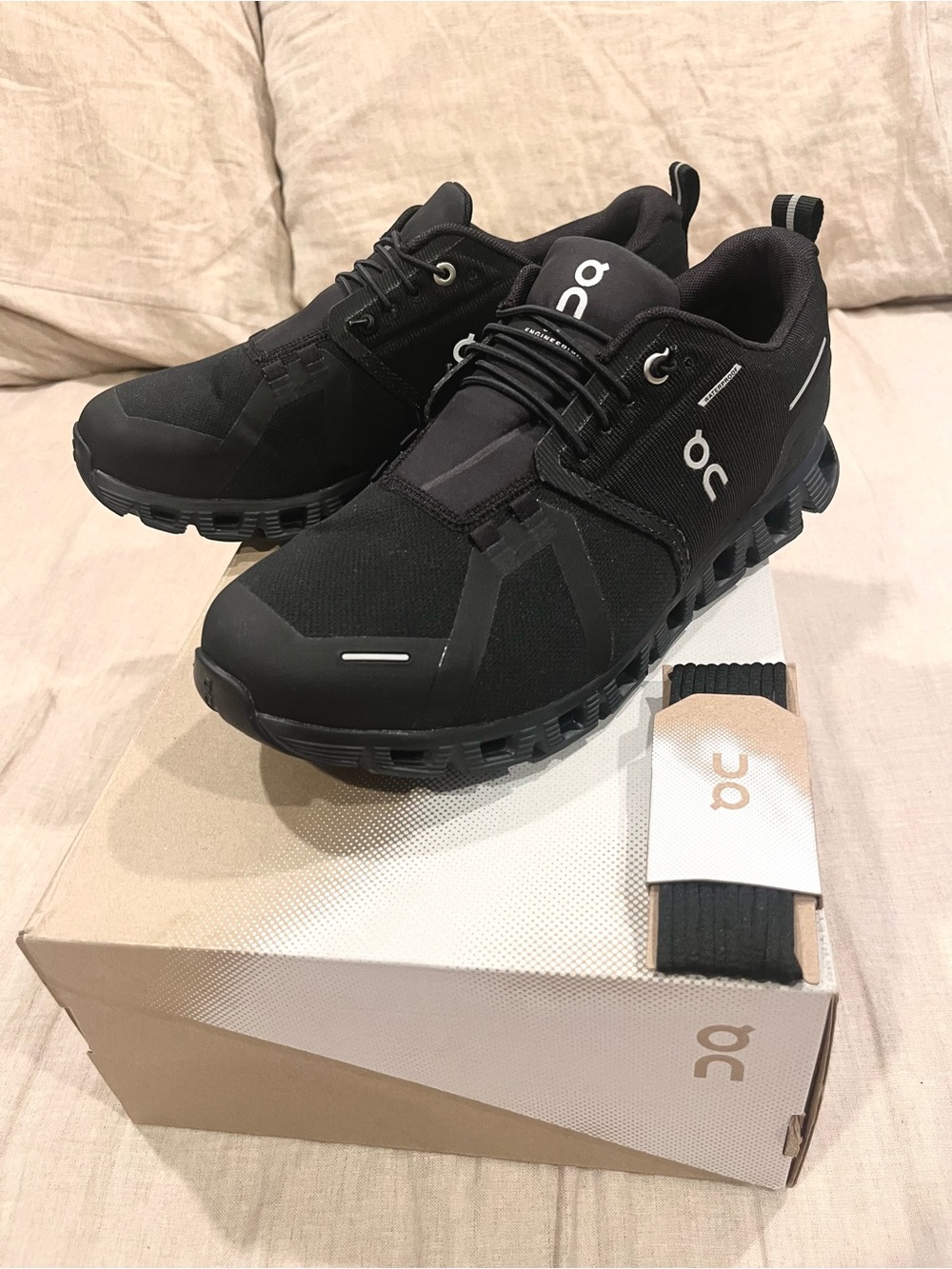 On Cloud 5 Waterproof, All Black, Women’s Size 10.0, RARE